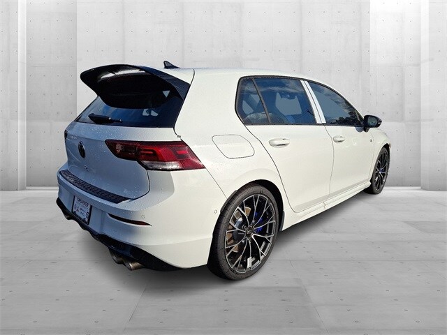 2026 Volkswagen Golf R 2.0 TSI photo 3