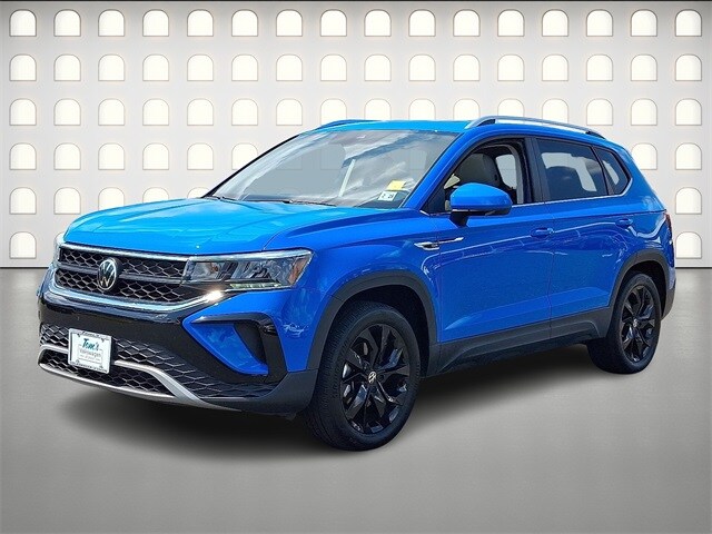 2022 Volkswagen Taos SE photo 3