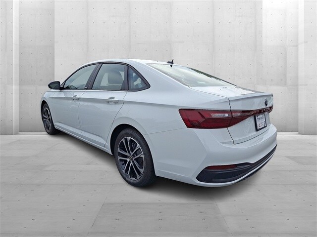2025 Volkswagen Jetta 1.5T Sport photo 3