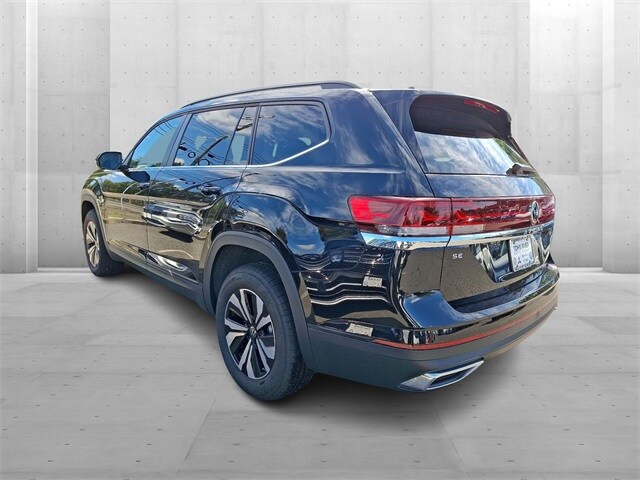 2025 Volkswagen Atlas SE photo 3