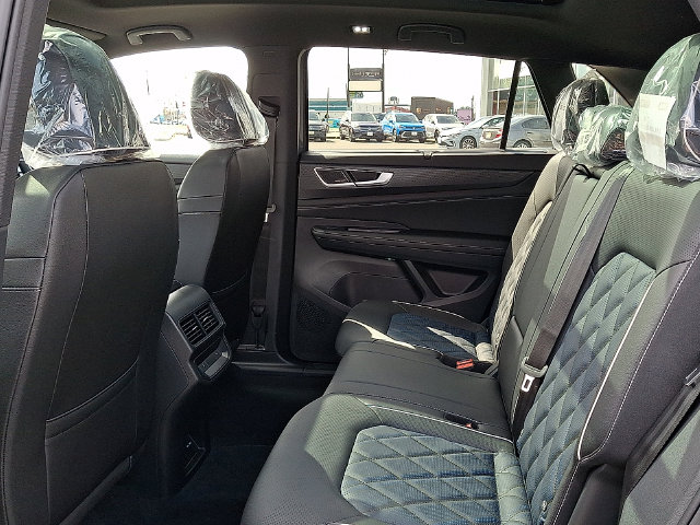 2026 Volkswagen Atlas Cross Sport 5