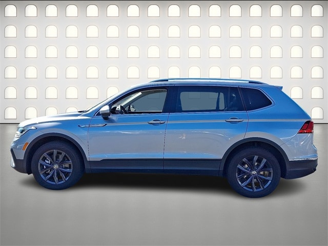 2024 Volkswagen Tiguan SE photo 4