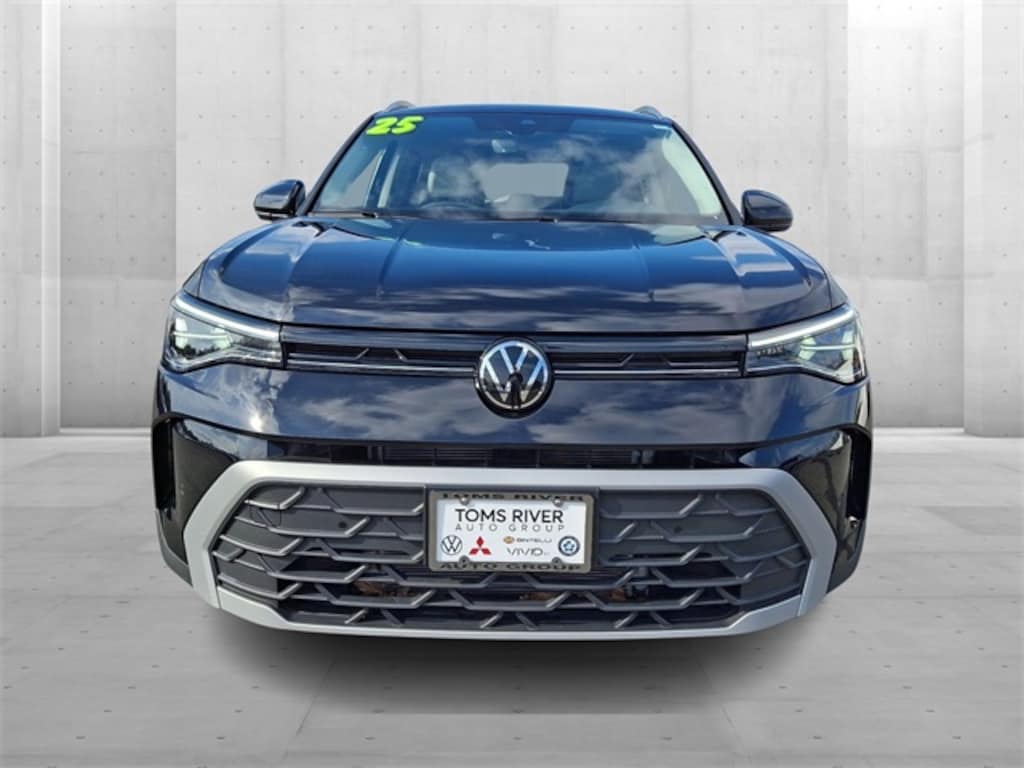 Used 2025 Volkswagen Taos 1.5T SE SUV