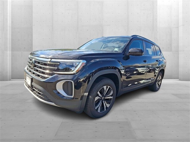 2025 Volkswagen Atlas SE photo 2