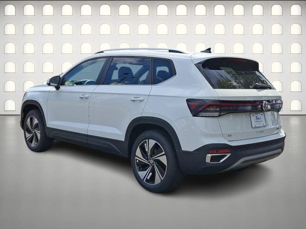 New 2026 Volkswagen Taos 1.5T SE SUV