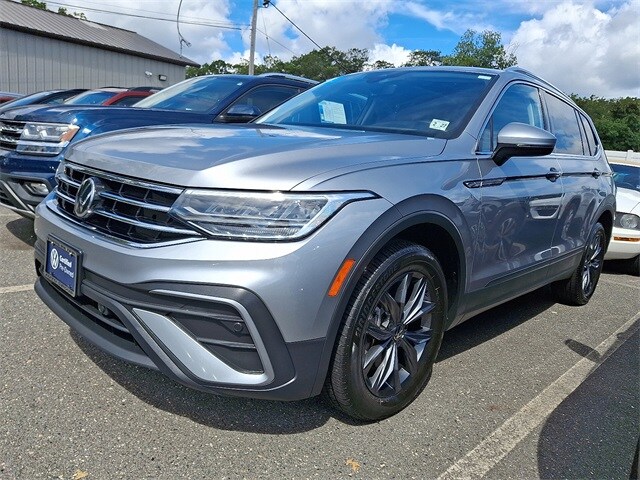 2022 Volkswagen Tiguan SE photo 2