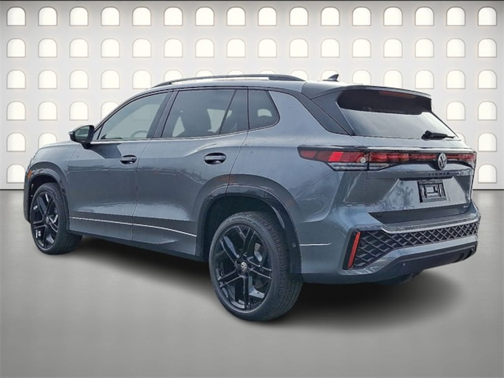 New 2026 Volkswagen Tiguan 2.0T SE R-Line Black SUV