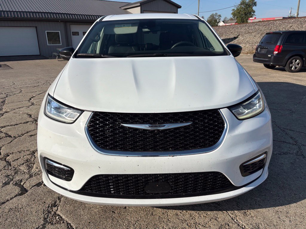 Used 2024 Chrysler Pacifica Hybrid Select Minivan/Van