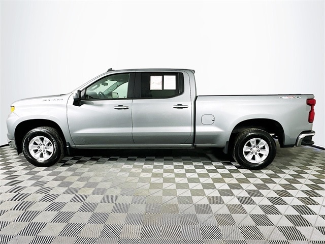 Used 2024 Chevrolet Silverado 1500 LT with VIN 3GCUDDED3RG113605 for sale in Milan, IN