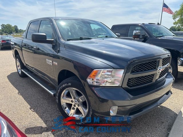 2017 RAM 1500 Express 4x4 Crew Cab 5'7's photo