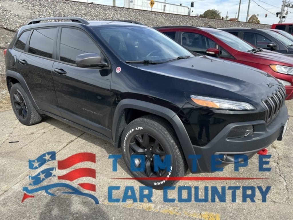 Used 2018 Jeep Cherokee Trailhawk SUV