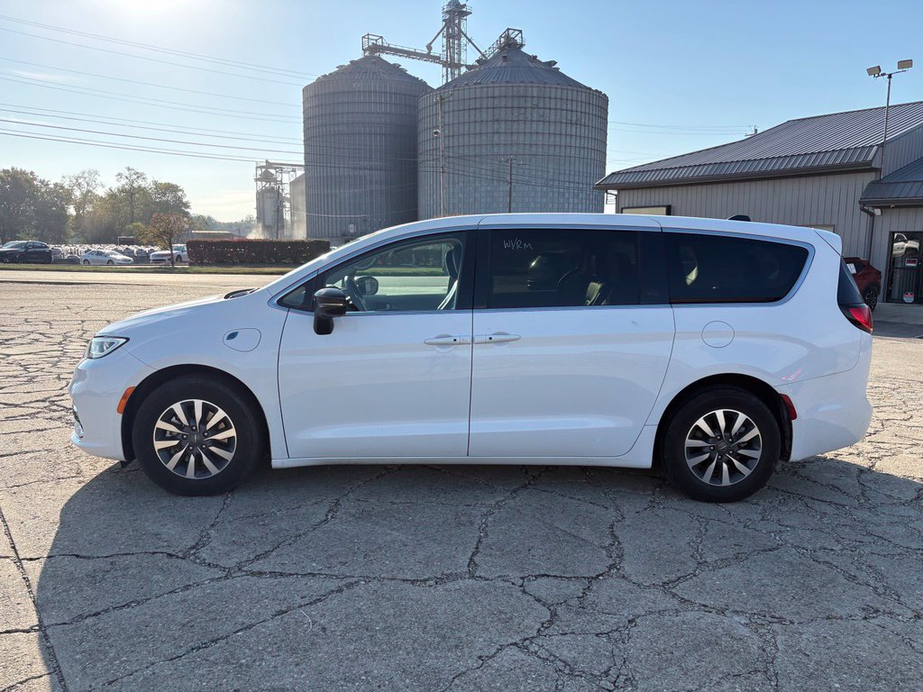 Used 2024 Chrysler Pacifica Hybrid Select Minivan/Van
