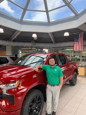 Staff member Willy Pantoja from ID_0849a4f1a68c