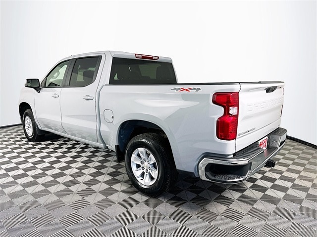 Used 2024 Chevrolet Silverado 1500 LT with VIN 2GCUDDED9R1220859 for sale in Milan, IN