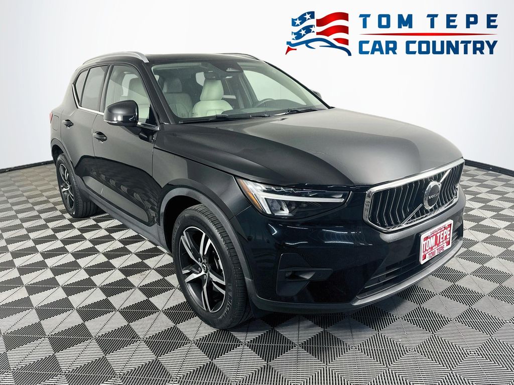 2023 Volvo XC40