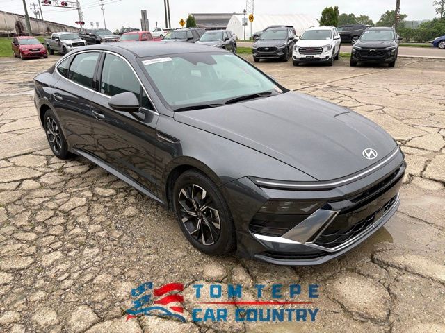 2025 Hyundai Sonata SEL's photo