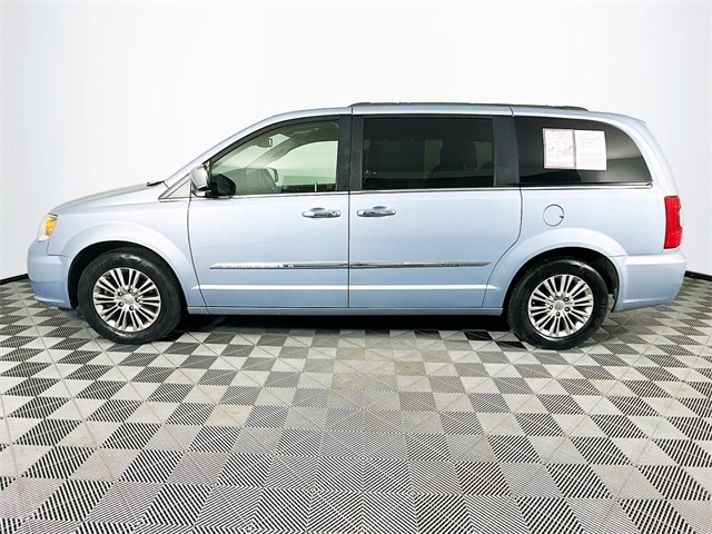 Used 2013 Chrysler Town & Country Touring-L with VIN 2C4RC1CG1DR534665 for sale in Milan, IN