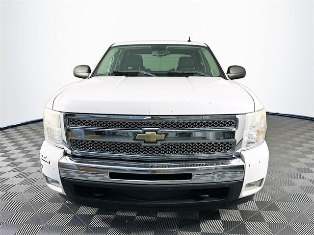 Used 2011 Chevrolet Silverado 1500 LT with VIN 3GCPKSE31BG124056 for sale in Milan, IN