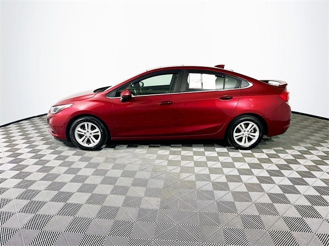 Used 2017 Chevrolet Cruze LT with VIN 1G1BE5SM7H7182024 for sale in Milan, IN