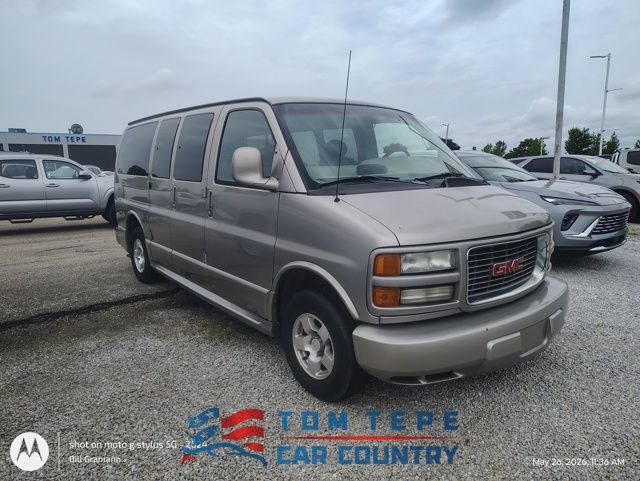 2001 GMC Savana SLT's photo
