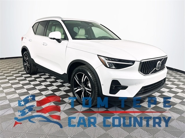 2023 Volvo XC40 Plus's photo