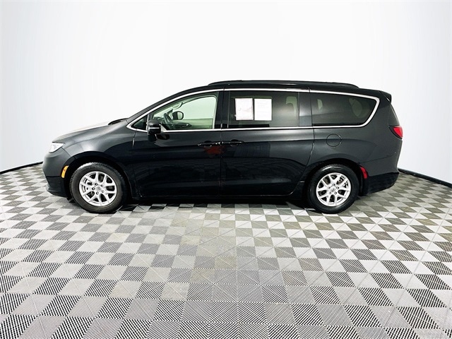 Used 2022 Chrysler Pacifica Touring L with VIN 2C4RC1BG7NR191721 for sale in Milan, IN