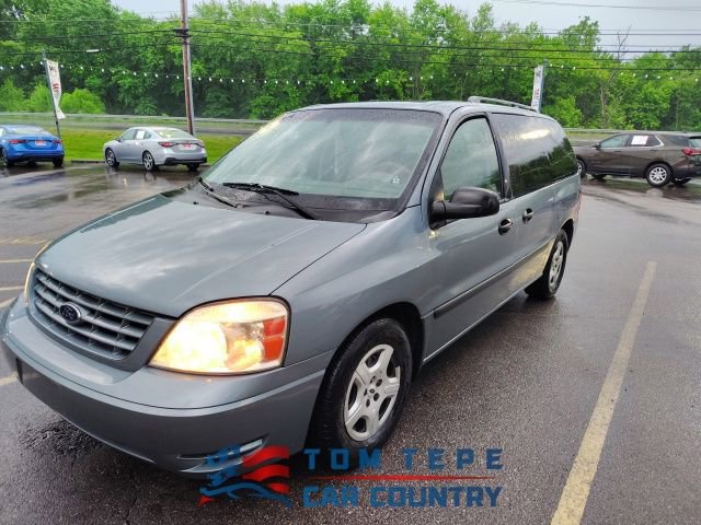 2004 Ford Freestar SE's photo