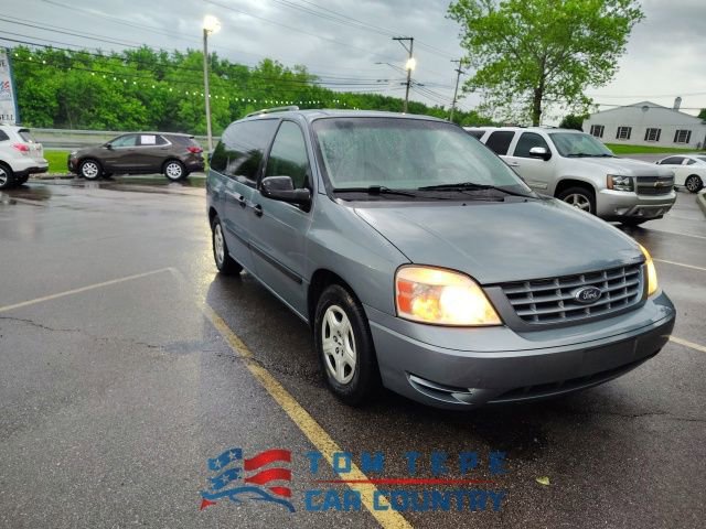 2004 Ford Freestar SE's photo