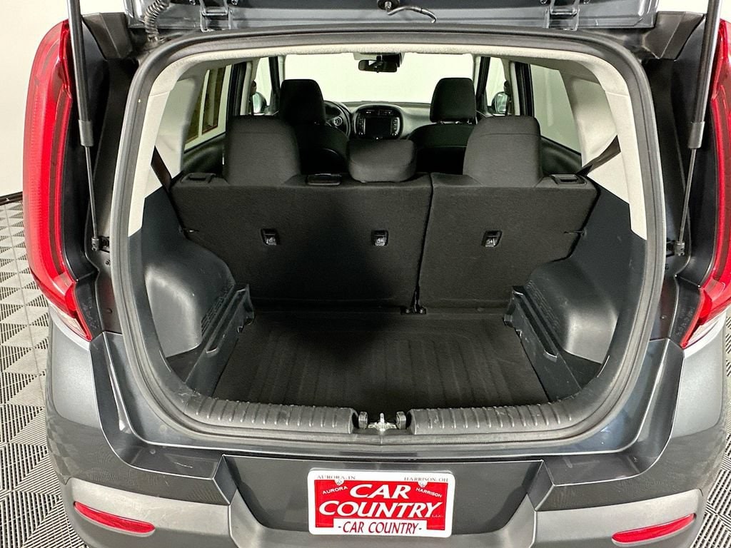 2022 Kia Soul LX - Photo 15