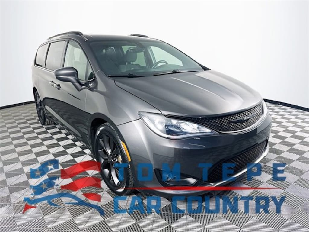 Used 2019 Chrysler Pacifica Touring Plus