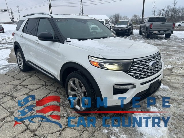 2020 Ford Explorer Platinum's photo