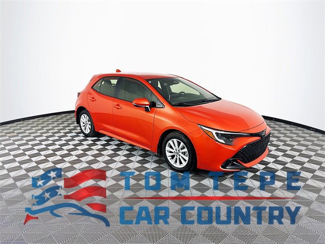 2023 Toyota Corolla Hatchback SE's photo