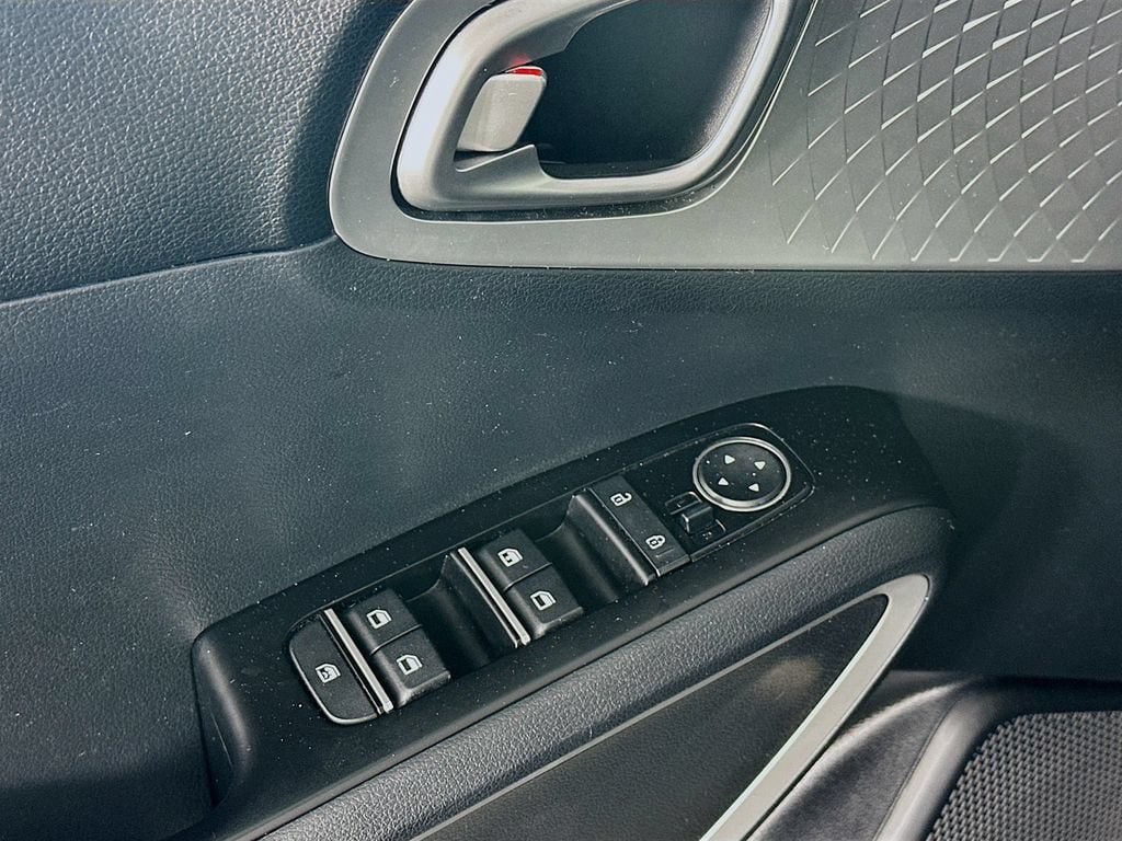 2022 Kia Soul LX - Photo 10