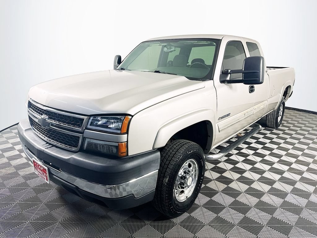 Used 2006 Chevrolet Silverado 2500HD LT1 with VIN 1GCHC29U16E284519 for sale in Milan, IN