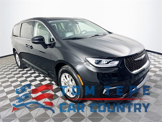 2024 Chrysler Pacifica Touring L's photo