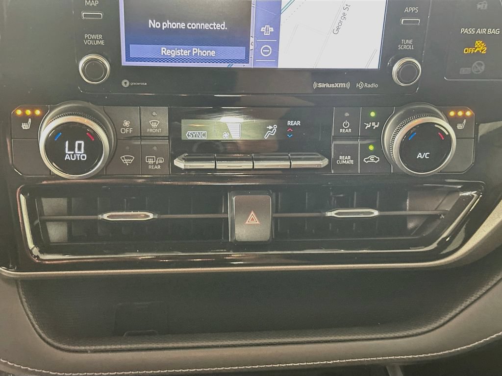 2021 Toyota Highlander XLE - Photo 11