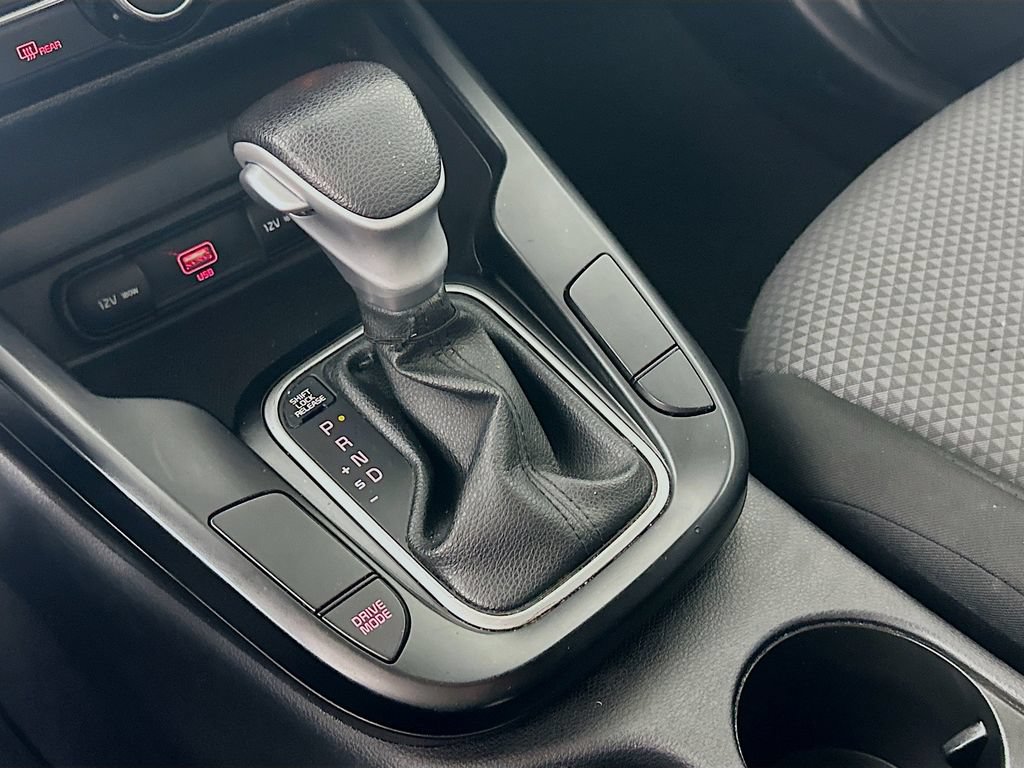 2022 Kia Soul LX - Photo 9