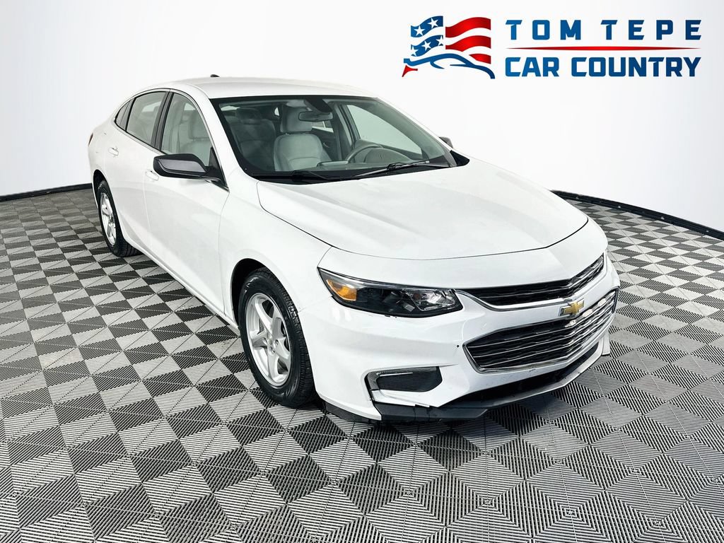 Used 2018 Chevrolet Malibu 1FL with VIN 1G1ZC5ST3JF229119 for sale in Milan, IN