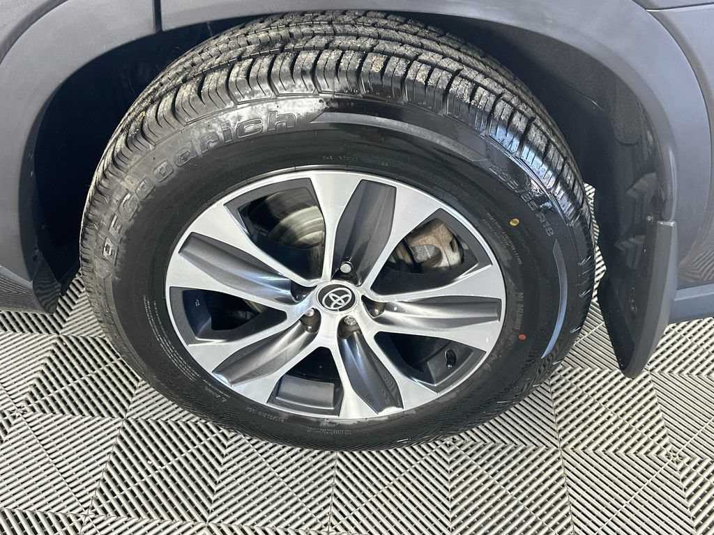 2021 Toyota Highlander XLE - Photo 5