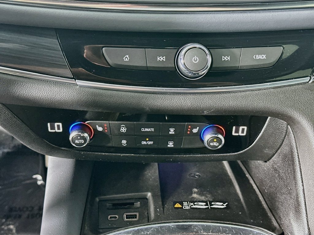 2023 Buick Enclave Essence - Photo 11