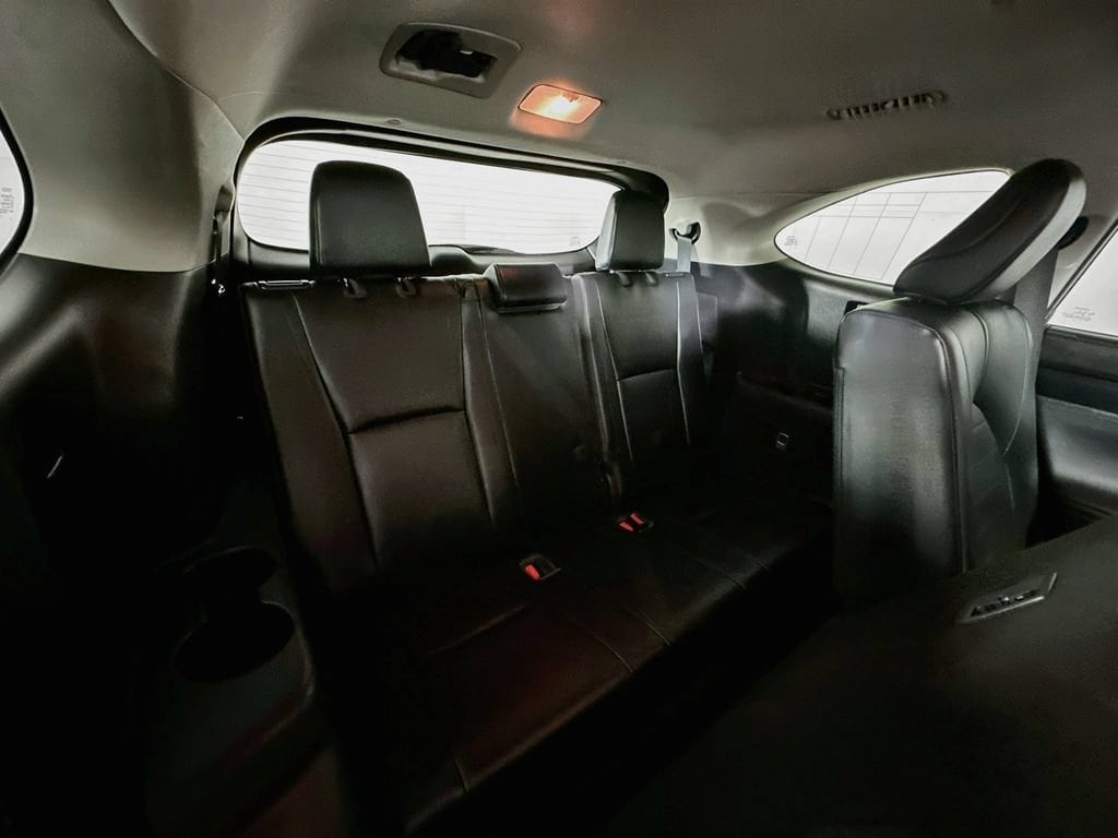 2021 Toyota Highlander XLE - Photo 23