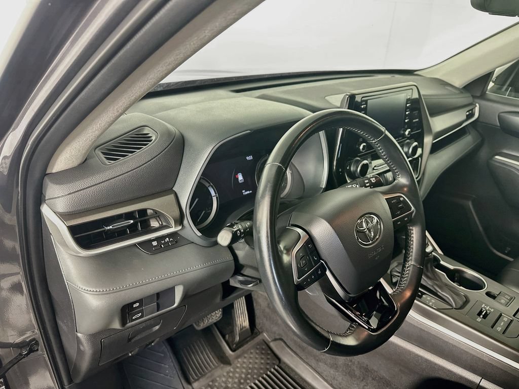 2021 Toyota Highlander XLE - Photo 7