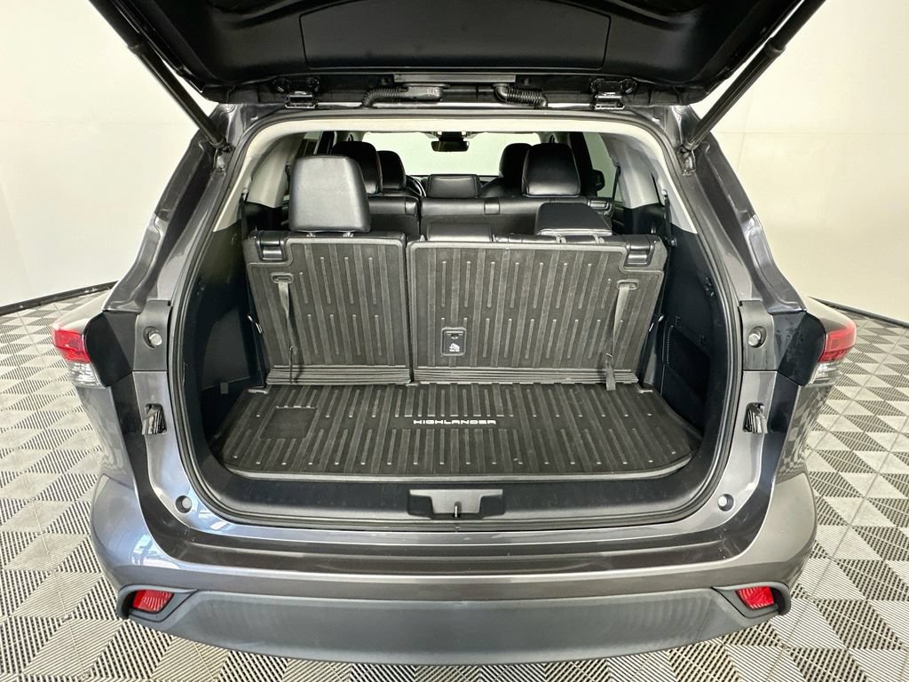 2021 Toyota Highlander XLE - Photo 16