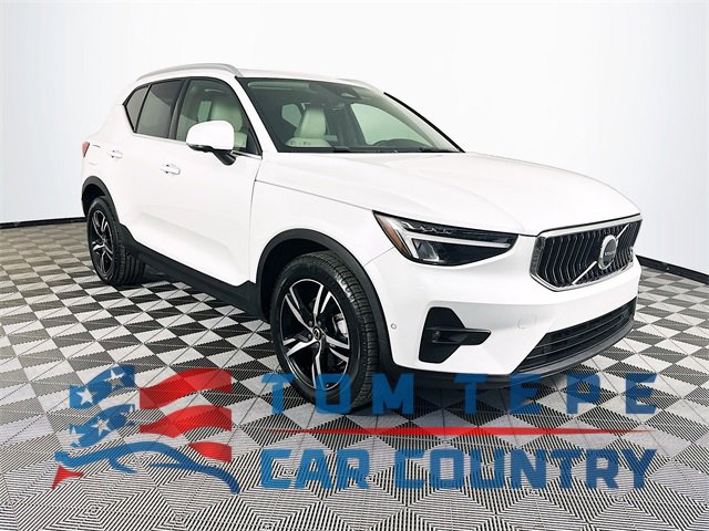 2023 Volvo XC40 Plus's photo