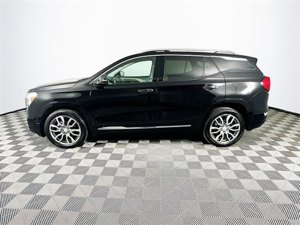 Used 2023 GMC Terrain Denali SUV