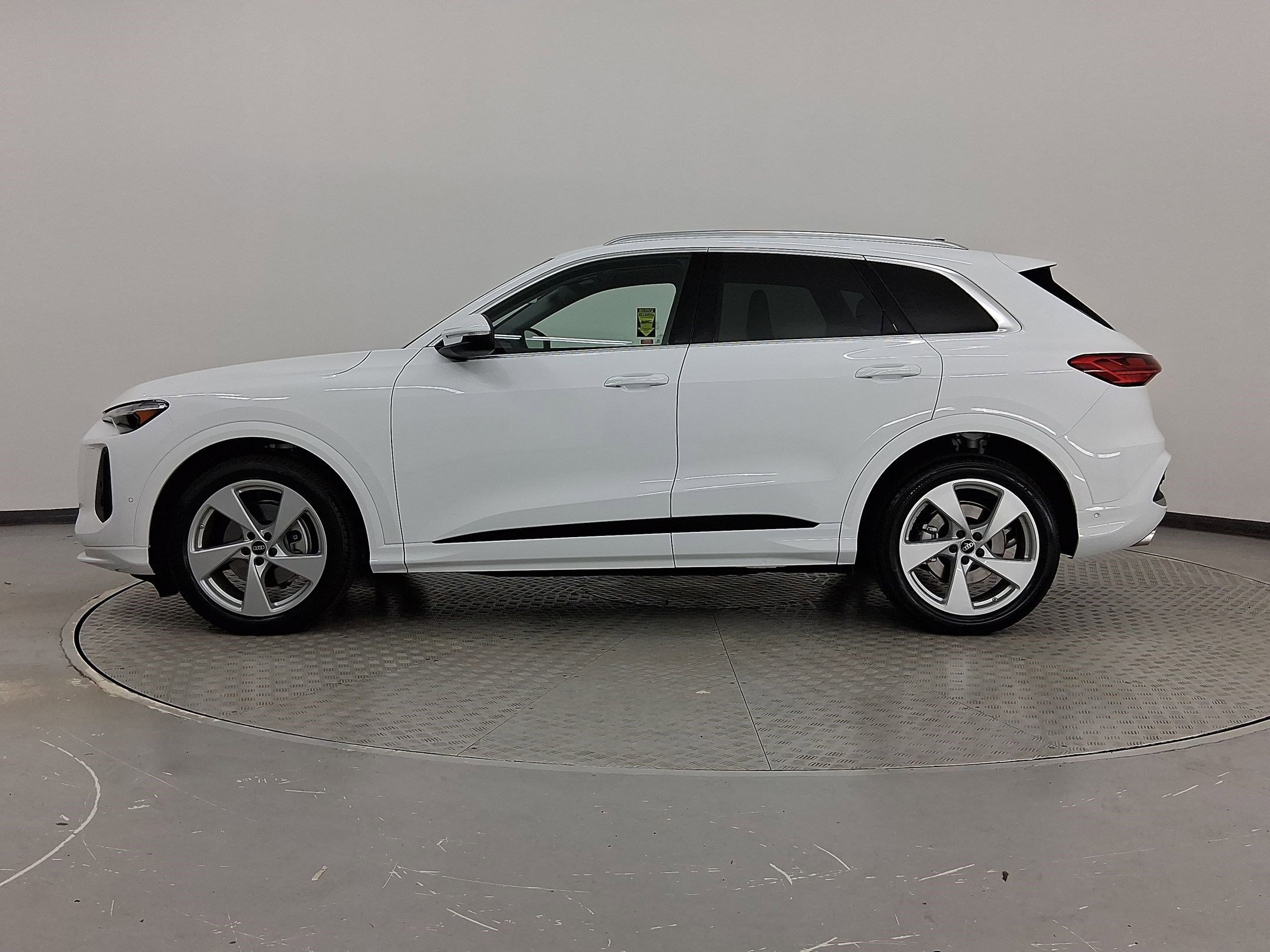 2025 Audi Q5 2.0T Prestige photo 2