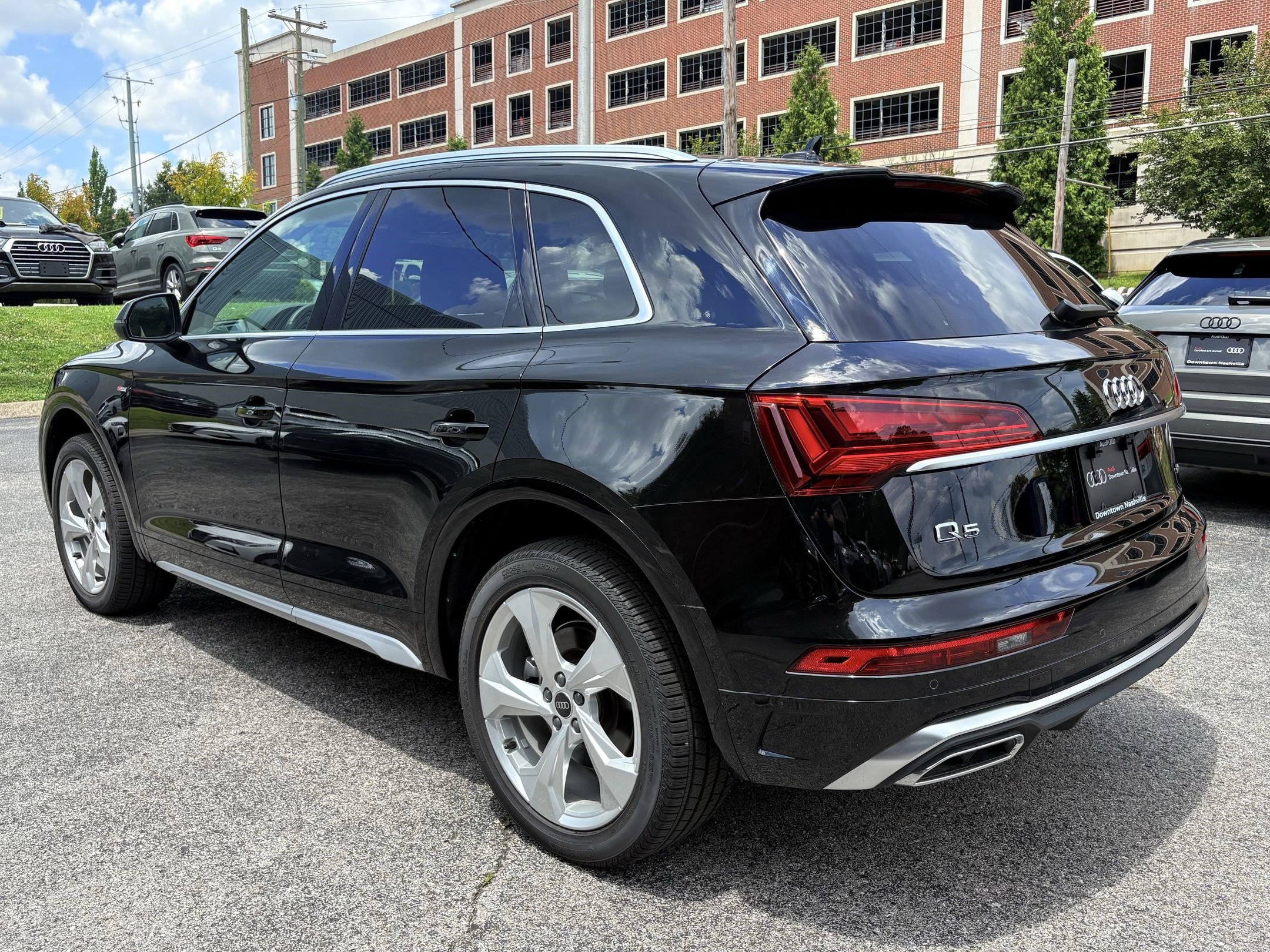 2025 Audi Q5 S line Premium Plus 45 TFSI photo 2