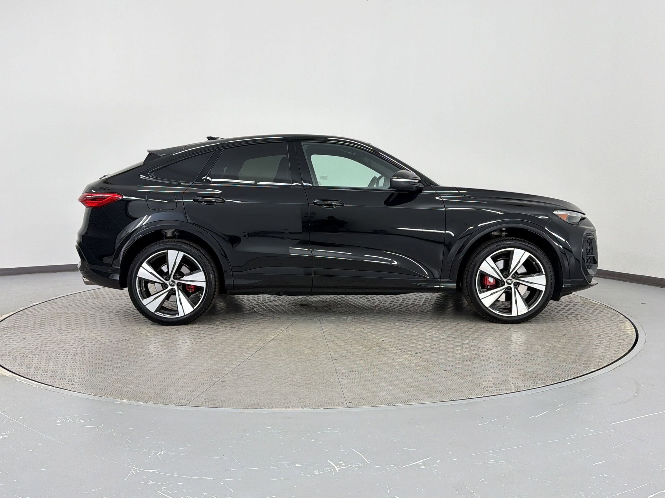 2025 Audi SQ5 Sportback Premium Plus photo 3