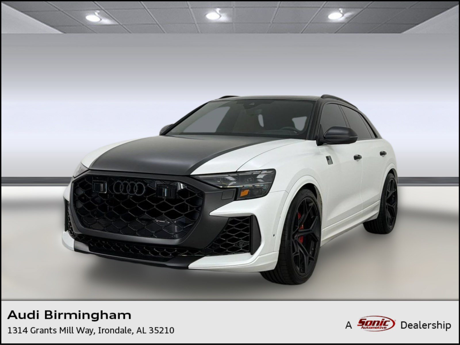 Audi RS Q8