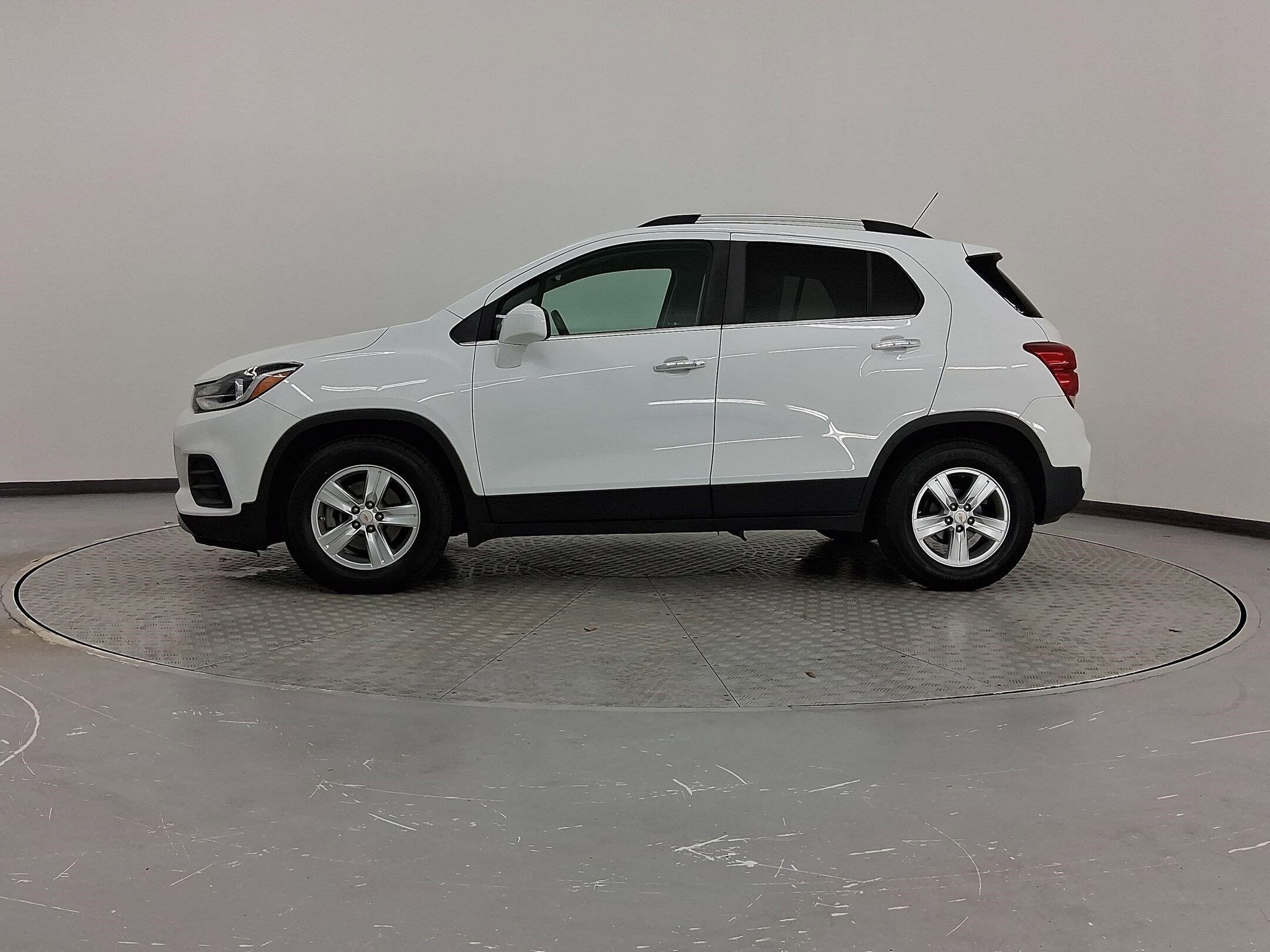 2018 Chevrolet Trax LT photo 2